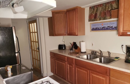 Edgewater Apartment | Idyllic Front Range Paradise with Lake View and Spa
