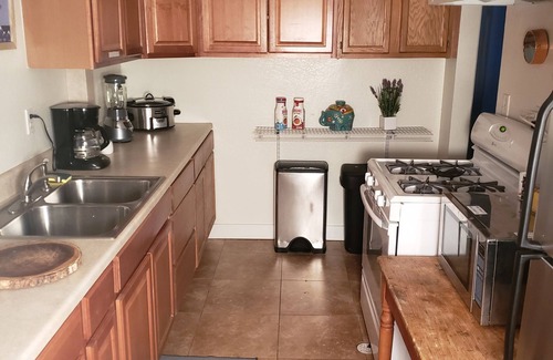 Edgewater Apartment | Idyllic Front Range Paradise with Lake View and Spa
