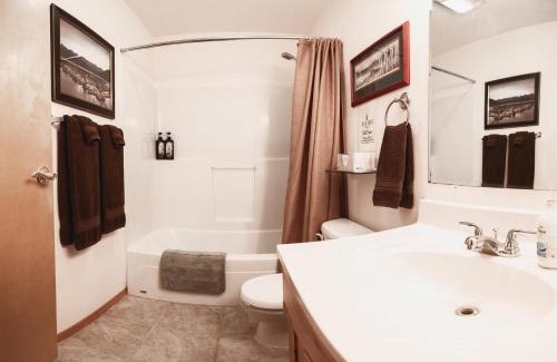Haines House | Pet-Friendly Retreat at Lynnview Lodge - Rated 8.5/10