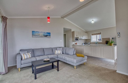 Binalong Bay House | Beachfront Retreat with Ocean View and Family-Friendly Amenities