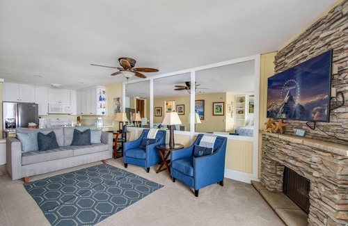 Oceanside Condo | Oceanfront Studio with Luxurious Remodel - E210 North Coast Village