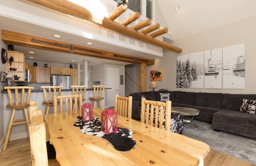 Saddle Ridge House | Moonlight Vacation Rentals: Ski-in/out Bliss with Hot Tub