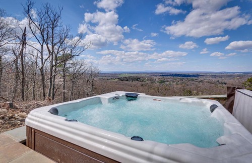 Front Royal House | Front Royal Hilltop Cabin with Panoramic Views!