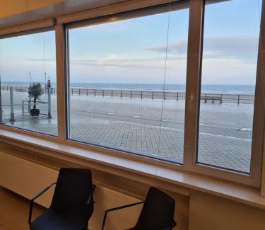 Ostend City Centre Apartment | Seaview Escape: 4-Star Family-Friendly Oceanfront Retreat