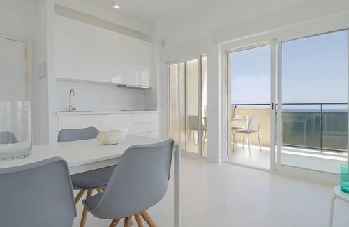 Marbella Seafront Promenade Apartment | Beachfront Apartment with Expansive Balcony & Family Amenities