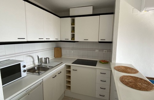 Mil Palmeras Apartment | Beachfront Studio with Pool & Ocean View - Rated 10/10