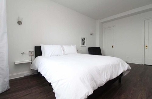 East Hyde Park Apartment | Cozy 1BR Apartment with Ocean View near Garden of Phoenix