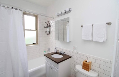 East Hyde Park Apartment | Cozy 1BR Apartment with Ocean View near Garden of Phoenix