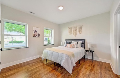 East Walnut HIlls Apartment | Child-Friendly FRONTDESK 2622 Victory Pkwy: Guest Rated 9/10