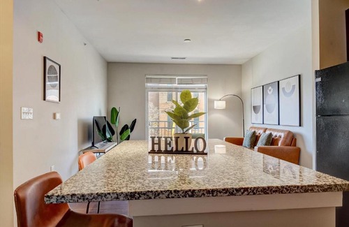 Fletcher Place Apartment | Accessible Downtown Indianapolis: FRONTDESK 531 Virginia Ave