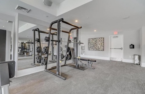 Charlotte Apartment | Discover FRONTDESK Berkshire Dilworth Apts in Midtown Charlotte
