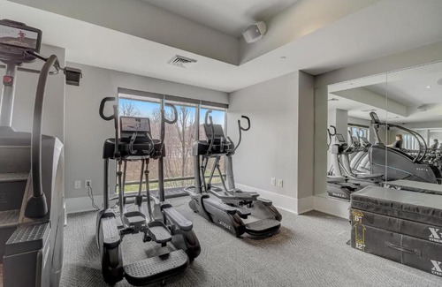 Charlotte Apartment | Discover FRONTDESK Berkshire Dilworth Apts in Midtown Charlotte