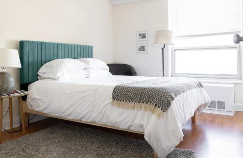 Ravenswood Apartment | Cozy 1 BR Apt in Ravenswood with Wheelchair Access