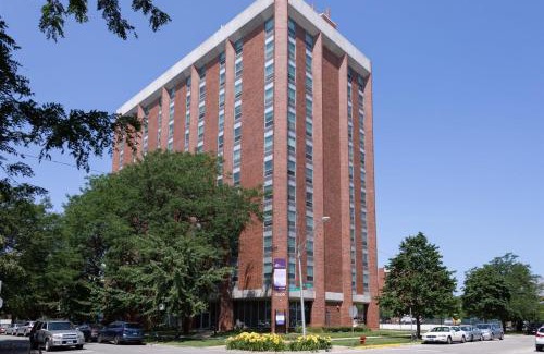 Ravenswood Apartment | Cozy 1 BR Apt in Ravenswood with Wheelchair Access