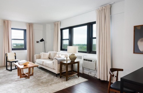 Central West End Apartment | Welcoming 1 BR Apartment Steps from Soulard Market