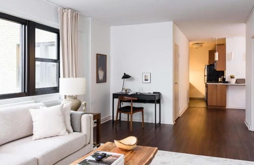 Central West End Apartment | Welcoming 1 BR Apartment Steps from Soulard Market