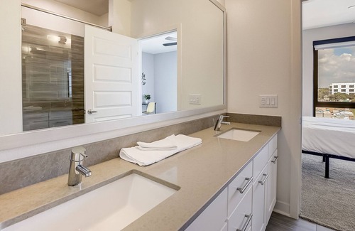 Highland Apartment | FRONTDESK Five Two At Highland Apts Downtown Austin