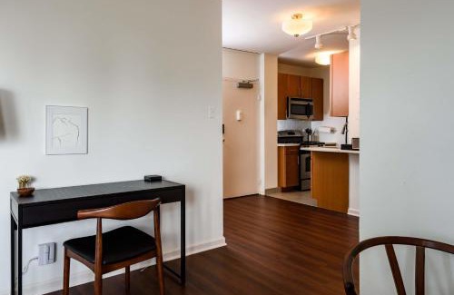 Central West End Apartment | Modern 1 BR Apartment Near Barnes Hospital with Access