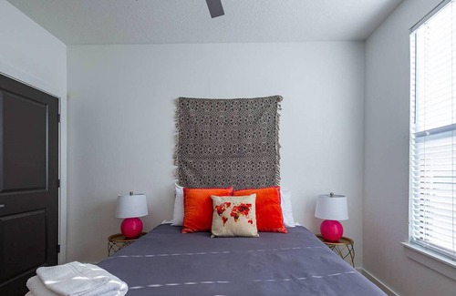 North Hyde Park Apartment | FRONTDESK NoHo Flats at North Hyde Park Apts Tampa