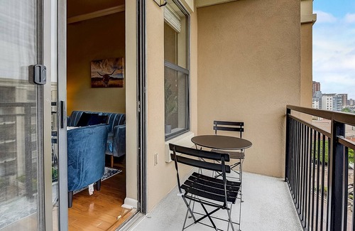 Cityplace Apartment | FRONTDESK Oakwood Residence Apts Uptown Dallas