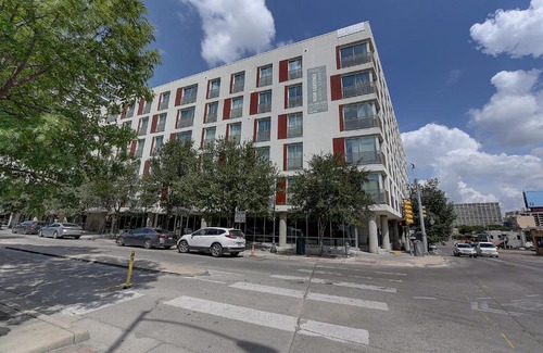West Campus Apartment | Discover Pointe on Rio Apts with Pool & Family Amenities