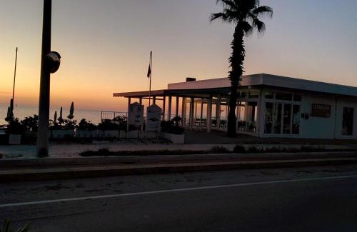 Porto Sant'Elpidio Bed & Breakfast | Oceanfront Retreat at fronteMare faleria1 – Guest Rated 8/10