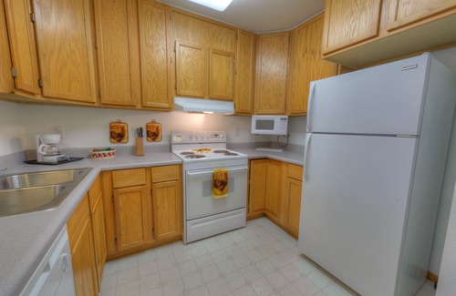 Mendenhall Valley Hotel | Inviting Frontier Suites Hotel in Juneau with Family Amenities