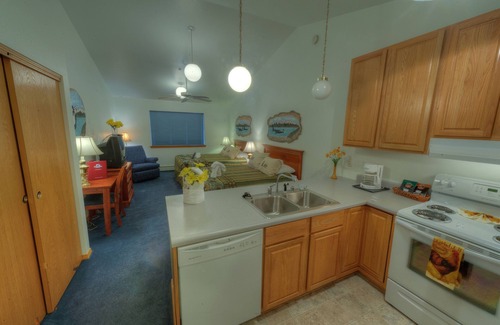 Mendenhall Valley Hotel | Inviting Frontier Suites Hotel in Juneau with Family Amenities