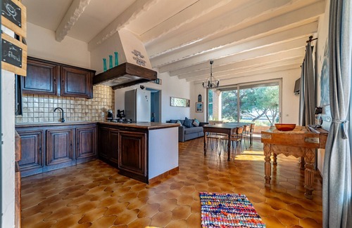 Frontignan Villa | Discover Frontignan's Mas Saint Pierre with Private Pool