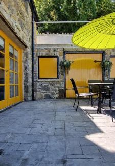 Loughinisland House | Family-Friendly Frontview Cottage - Rated 9.4/10 by Guests