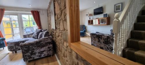 Loughinisland House | Family-Friendly Frontview Cottage - Rated 9.4/10 by Guests