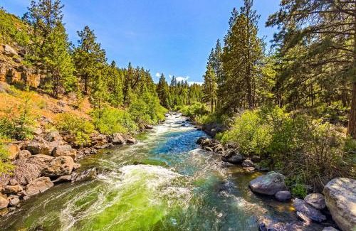 Century West Apartment | Cozy Frosty Summit Condo at Mount Bachelor Village Resort