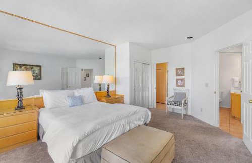 Century West Apartment | Cozy Frosty Summit Condo at Mount Bachelor Village Resort