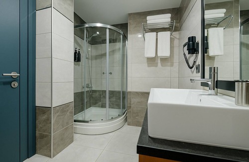 Arnavutkoy Hotel | Convenient FRT Airport Hotel with Family-Friendly Amenities