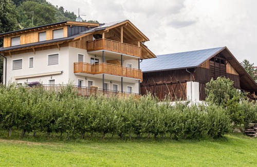 Barbiano Apartment | Discover Frühaufhof Apartment "Platt-Langkofel" - Farm Stay