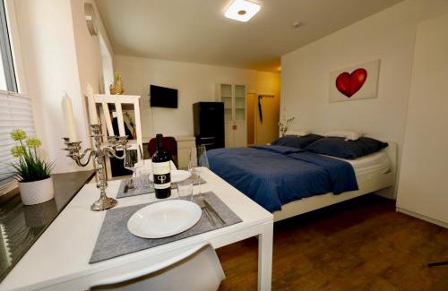 Unterallgau Apartment | Pet-Friendly Frundsberg-Apartment with Hot Tub & Breakfast