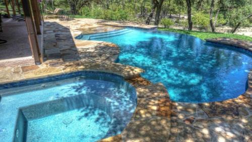 Concan House | Relax at Fryars' Villa: Family-Friendly Retreat with Pool