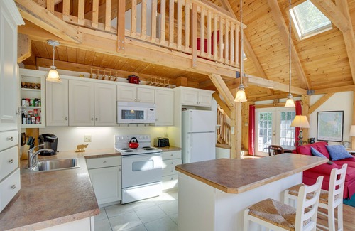 Standish Cabin | Family-Friendly Cabin on Frye Island with Beach Access