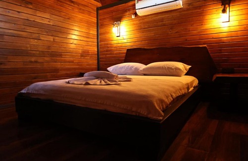 Toroslar House | Discover FS Bungalows Otel: Pet-Friendly Retreat with Pool