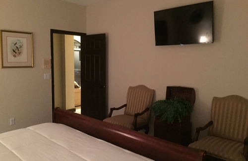 Southwest Ranches House | Discover Ft. Lauderdale Guest House with Ocean Views & Pool