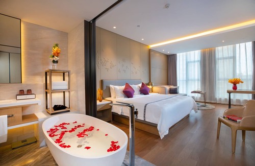 Haining Hotel | Explore Fubang Lijia International Hotel: 4-Star Comfort