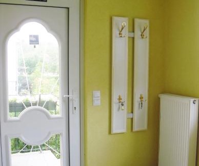 Schoeneberg b. Angermuende Apartment | Fuchsbau: Family-Friendly Retreat with Kitchen Amenities