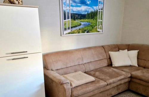 Schoeneberg b. Angermuende Apartment | Fuchsbau: Family-Friendly Retreat with Kitchen Amenities