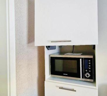 Schoeneberg b. Angermuende Apartment | Fuchsbau: Family-Friendly Retreat with Kitchen Amenities