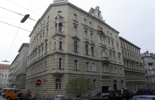 Himmelpfortgrund Apartment | Top-Rated Fuchsthallergasse 10 with Breakfast Included