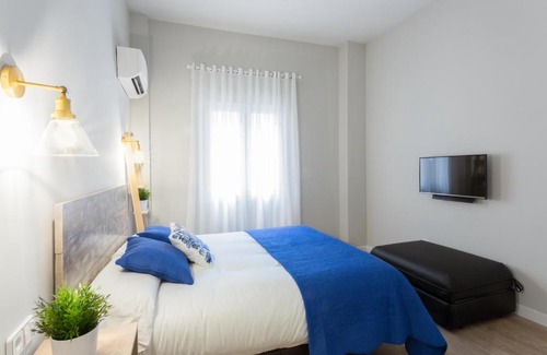 Justicia Apartment | Pet-Friendly Fuencarral IV: Highly Rated & Family-Welcoming