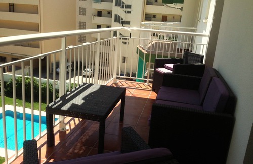 Fuengirola City Centre Apartment | Beachfront Fuengirola Apartment with Pool and Ocean View