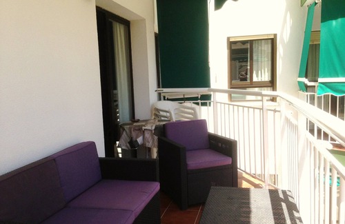Fuengirola City Centre Apartment | Beachfront Fuengirola Apartment with Pool and Ocean View