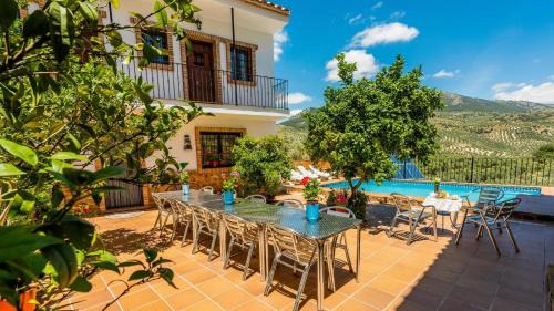 Rute House | Elegant Fuente de la Gitana Rute: Pool & Family-Friendly