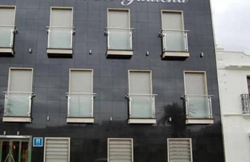 Santa Amalia House | Discover Fuente de la Magdalena: Pet-Friendly Getaway
